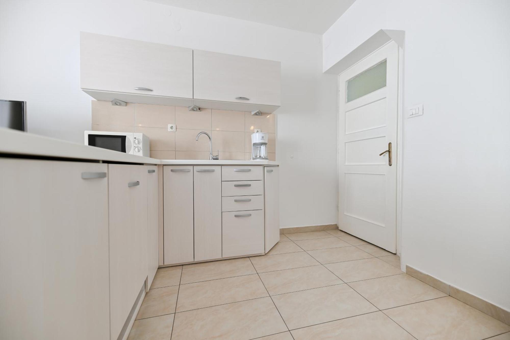 Near City Center Apartment With Free Parking And Air Condition In Each Room Zára Kültér fotó