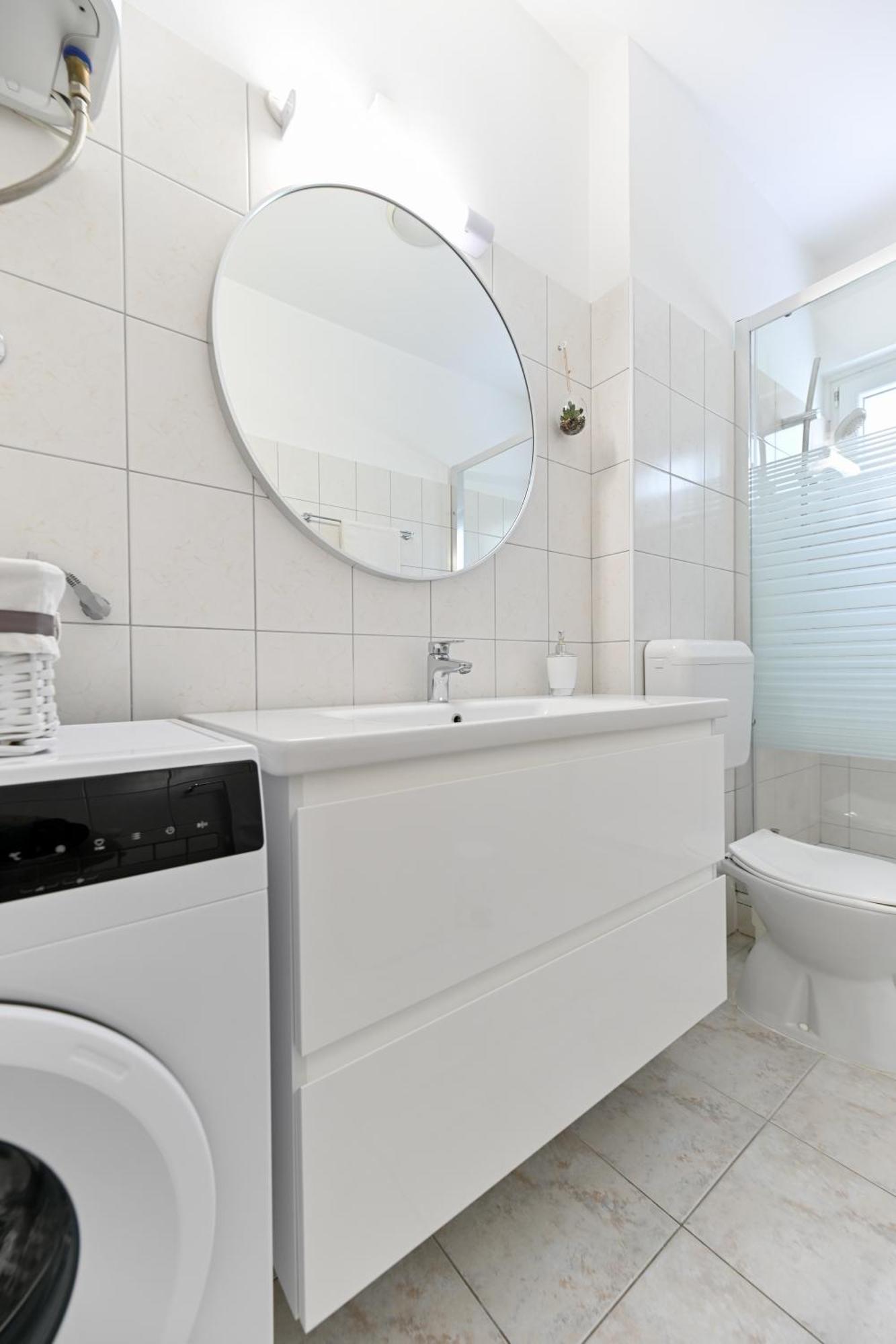 Near City Center Apartment With Free Parking And Air Condition In Each Room Zára Kültér fotó